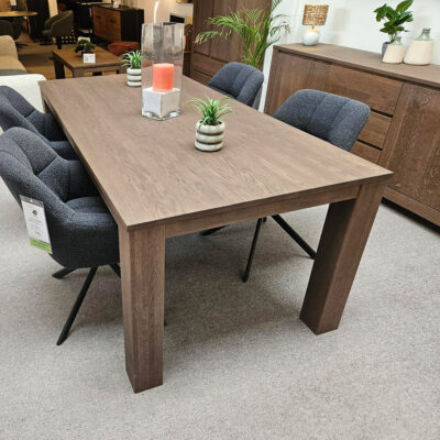 eettafel massief eikenhout bruin gerookt eiken