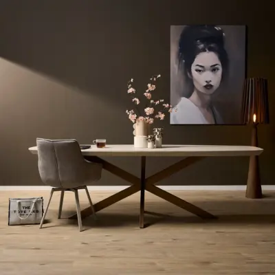 eetkamertafel deens ovaal zand kleur madison beige brons onderstel.